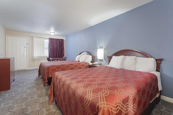 Standard Room, 2 Queen Beds, Smoking