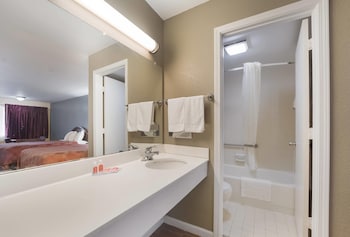 Standard Room, 2 Queen Beds, Non Smoking