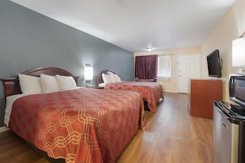 Standard Room, 2 Queen Beds, Non Smoking