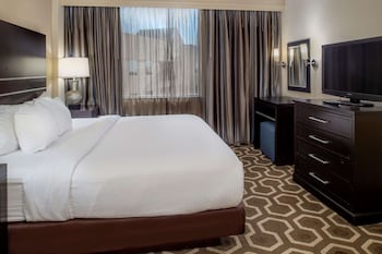 Suite, 1 Queen Bed, Accessible, Bathtub (Mobility & Hearing)