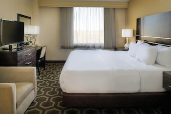 Suite, 1 King Bed, Accessible, (Hearing)
