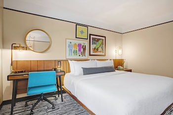 Standard Room, 1 King Bed, Accessible (Communications)