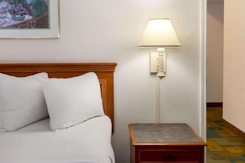 Suite, 1 King Bed, Non Smoking