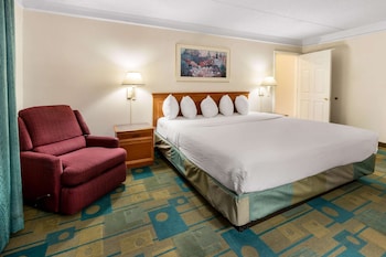 Suite, 1 King Bed, Non Smoking