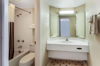 Suite, 1 King Bed, Non Smoking