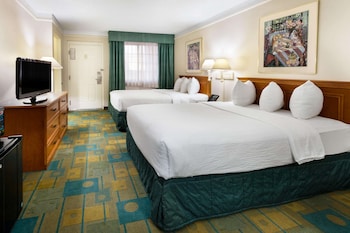 Deluxe Room, 2 Double Beds, Non Smoking