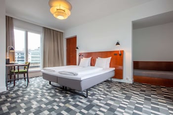 Superior Room, 1 King Bed, Non Smoking
