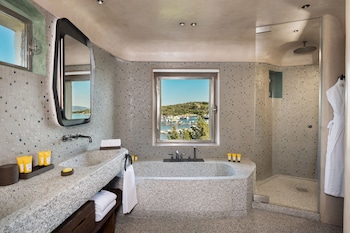 Suite, 1 King Bed, Sea View (Design, Original Wing)