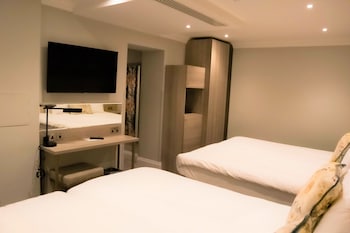 Quadruple Room, 2 Double Beds (lower ground floor)