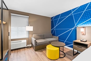 Suite, 1 King Bed, Non Smoking