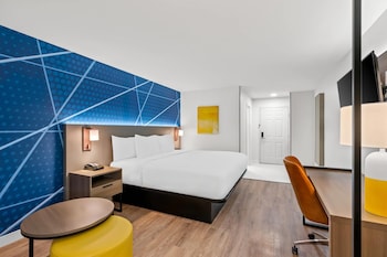 Suite, 1 King Bed, Non Smoking