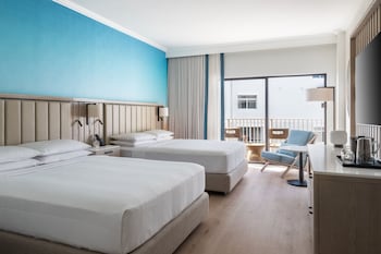 Room, 2 Queen Beds, Balcony (View)