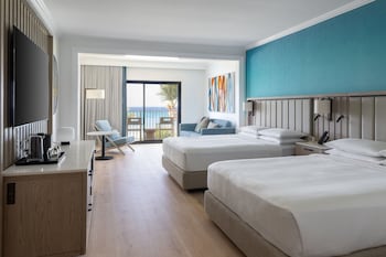 Room, 2 Queen Beds, Balcony, Oceanfront