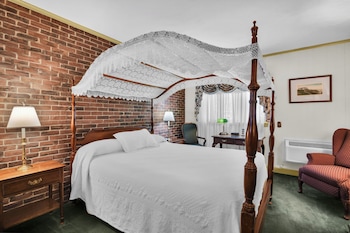 Deluxe Room, 1 Queen Canopy Bed