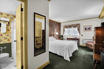 Standard Room, 1 Queen Bed