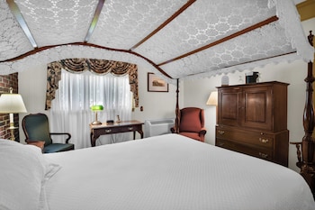Deluxe Room, 1 Queen Canopy Bed