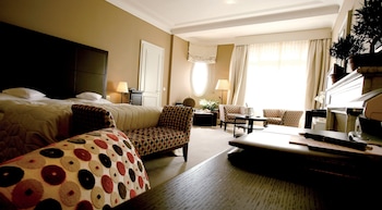 Deluxe Suite (Lake)
