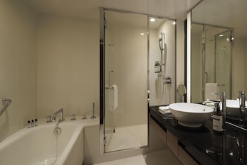 Room, 2 Twin Beds, City View