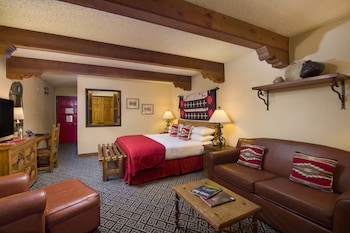 Deluxe Room, 1 King Bed
