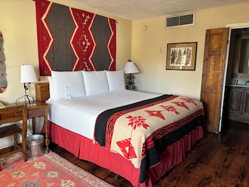 Traditional Room, 1 King Bed