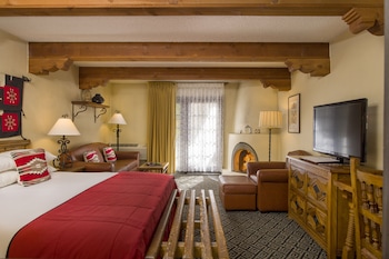 Deluxe Room, 1 King Bed