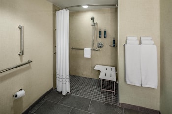 Room, 2 Queen Beds, Accessible, Non Smoking (Mobility & Hearing, Roll-In Shower)