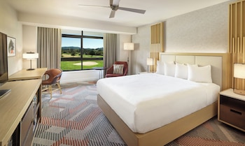 Room, 1 King Bed, Golf View