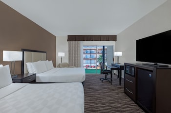 Standard Room, 2 Queen Beds, Courtyard View