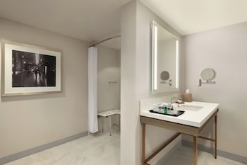 Executive Suite, 1 King Bed with Sofa bed