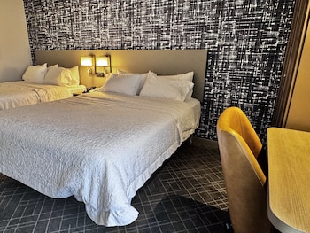 Room, 2 Queen Beds, Non Smoking