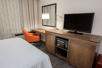 Room, 2 Queen Beds, Refrigerator & Microwave