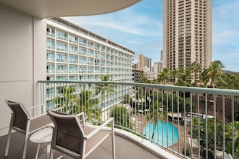 Renovated Pool View 2 Double Beds, Tower