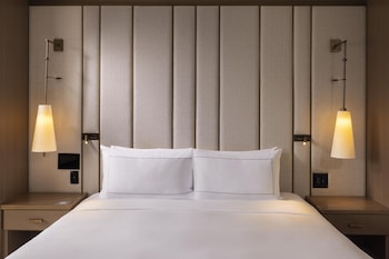 Deluxe Room, 1 King Bed, Non Smoking