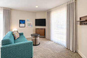 Suite, Multiple Beds (Two Bedroom)