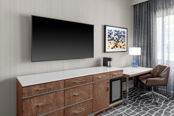 Suite (Ivy)