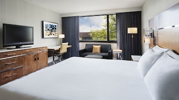 Deluxe Room, 1 King Bed