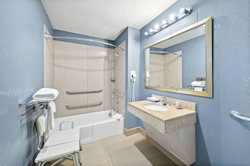 Suite, 1 King Bed with Sofa bed, Accessible, Smoking