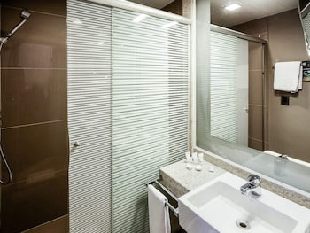 Superior Apartment, 1 Queen Bed (Bridge View)