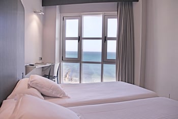 Double Room, 2 Twin Beds, Sea View or Beach View