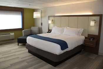 Standard Room, 1 King Bed, City View