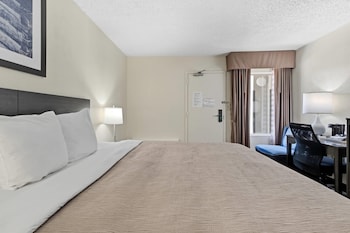 Standard Room, 1 King Bed, Smoking