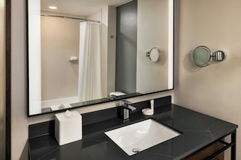 Room, 1 King Bed (View)