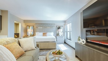 Executive Studio Suite