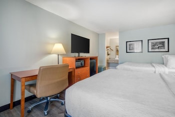 Standard Room, 2 Queen Beds, Non Smoking, Refrigerator & Microwave (Pet Friendly)
