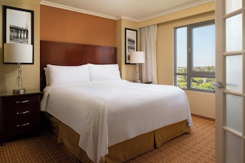 Suite, 1 Bedroom (Mobility/Hearing Accessible, Tub)
