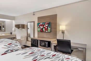 Deluxe Room, 2 Queen Beds, Smoking