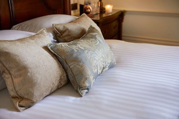 Standard Room, 1 King Bed (Standard King)
