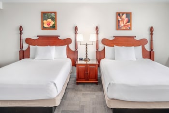 Suite, 2 Queen Beds, Oceanfront