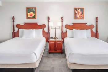 Suite, 2 Queen Beds, Oceanfront