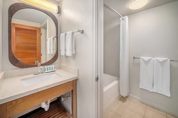 Standard Room One King Bed